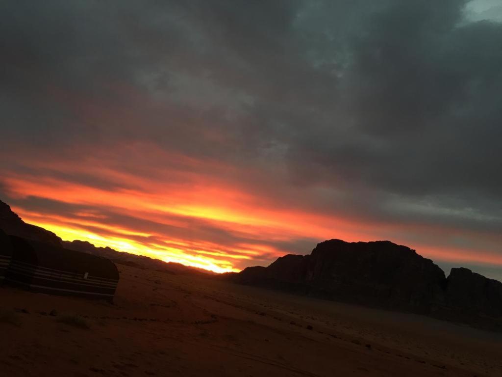 Heart Rum Camp Wadi Rum Bagian luar foto